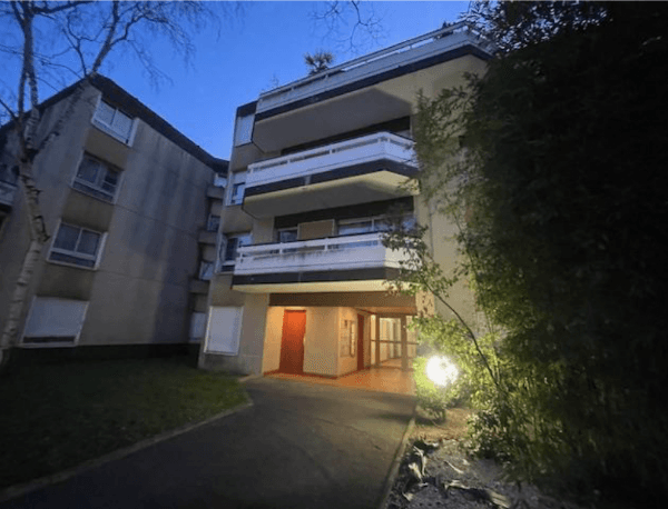 UN APPARTEMENT 82 M2 • 82m² • Livry-Gargan — photo 1