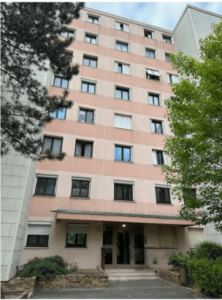 UN APPARTEMENT • 97,79m² • Neuilly-sur-Marne